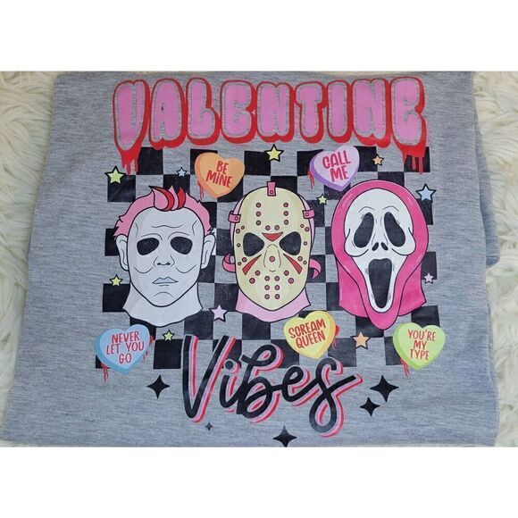 Valentine Vibes Horror Vneck Tee Size XL Ghost Face, Michael Myers, Jason - Picture 4 of 6